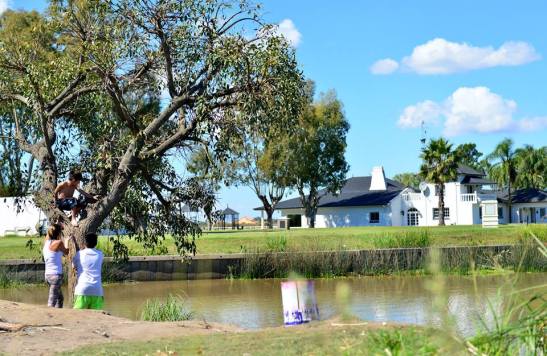 12 10469889_831059076969091_1477609792176534441_n