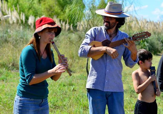 25 11062868_831061376968861_6415183103720136539_n