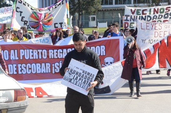 3-Protesta-de-vecinos-por-inundaciones