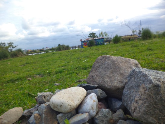 Apacheta: el montículo de piedras marca el lugar donde se realizan las ofrendas a la Pachamama.